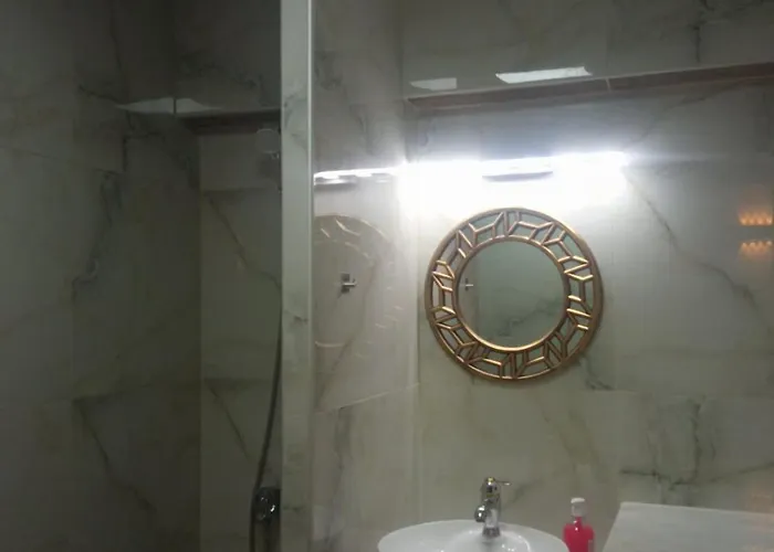 Polit Luxury Aprt 2 Bedrooms Appartamento