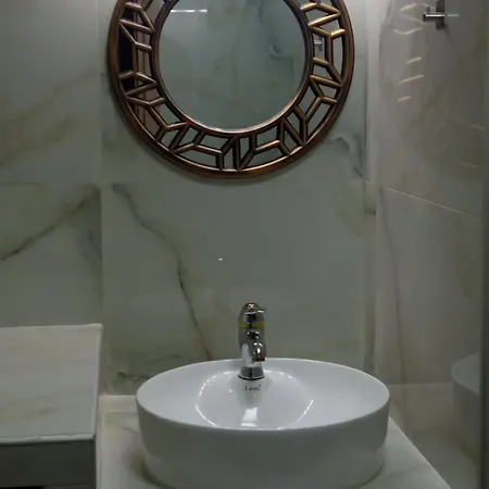 Polit Luxury Aprt 2 Bedrooms