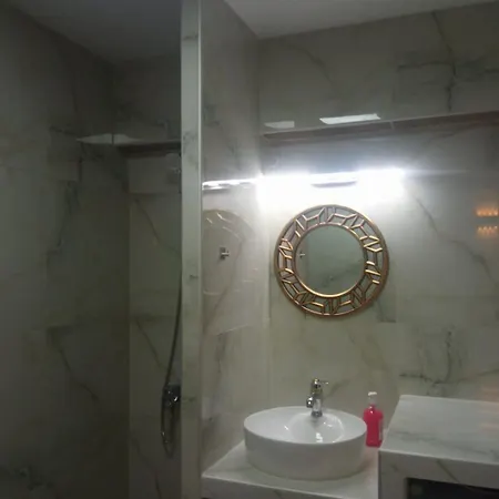 Polit Luxury Aprt 2 Bedrooms 아파트